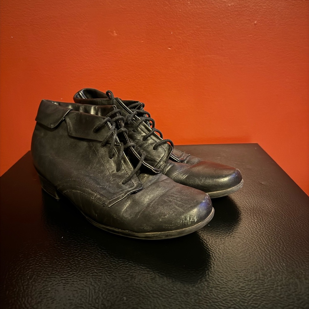 [9.5W/7.5M] Liz Baker Black Ankle Boots